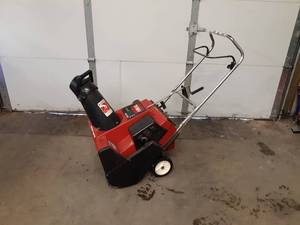 lot 47 image: TORO CCR 2000E Snow Thrower - Starts, Runs and Operates - 2 Cycle Engine - Electric Start - NO SHIPPING