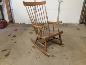 lot 188 image: Wood Rocking Chair - NO SHIPPING