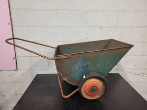 lot 209 image: Vintage Milcor Garden Cart - Great for Flowers in the Spring - NO SHIPPING