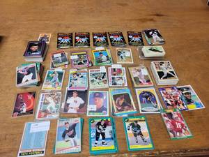 lot 293 image: Lot of Baseball, Football, Hockey, Basketball Cards and More
