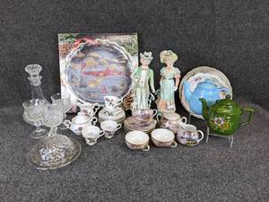 lot 254 image: Lot of Vintage Tea Pots, Tea Sets, and More NO SHIPPING