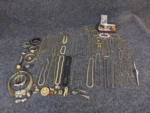 lot 262 image: Lot of Cocktail Jewelry & Watches