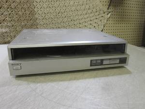 lot 11 image: (RM5) Sony PS-FL1 Turntable Front L...