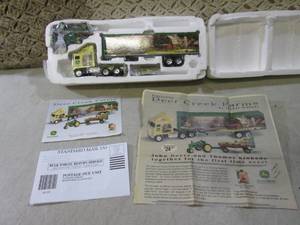lot 33 image: (F-0) Ertl Deer Creek Farms 4pc Die...