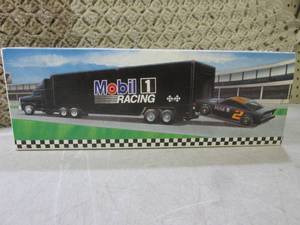 lot 41 image: (F-0) Battery Operated Mobil Toy Ra...