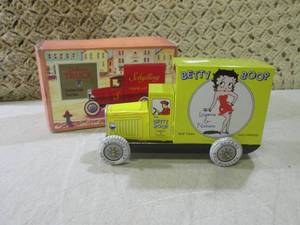 lot 42 image: (EC1) Betty Boop Tin Delivery Truck...