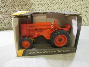 lot 45 image: (EC1) Ertl 116 Scale John Deere 19...