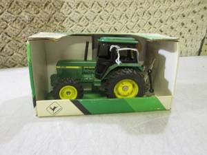 lot 47 image: (EC1) Ertl 132 Scale John Deere Ut...