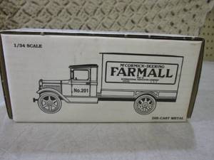 lot 55 image: (EC1) Ertl McCormick-Deering Farmal...