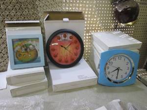 lot 62 image: (EW4) 11 Assorted Battery Operated ...