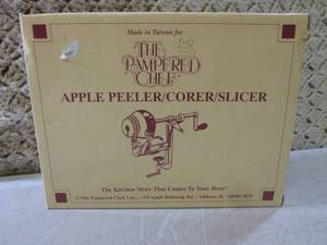 lot 89 image: (BS) The Pampered Chef Apple Peeler...