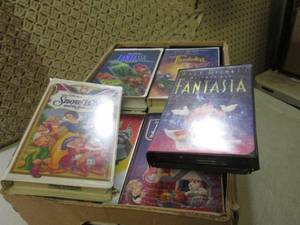 lot 116 image: (D-1) Box Full of Assorted Walt Dis...