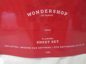 lot 168 image: (BSB) Twin Size Flannel Sheet Set...