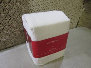 lot 169 image: (BSB) Twin Size Flannel Sheet Set...
