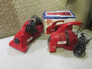 lot 176 image: (F-2) 2 Dirt Devil Electric Hand Va...