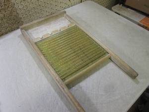 lot 224 image: (C-3) Vintage Washboard 12 12 x 2...