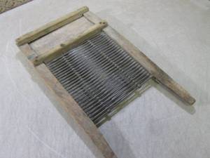 lot 225 image: (C-3) Vintage Washboard 9 x 15 12...