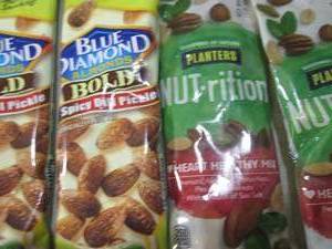 lot 290 image: (B-1) 24 Bags Blue Diamond Almonds ...