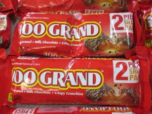 lot 297 image: (B-2) 18 2pc 100 Grand Candy Bars B...