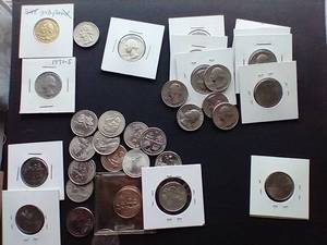 lot 8 image: Huge Lot of Quarters