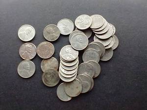 lot 31 image: 37 Steel Pennies