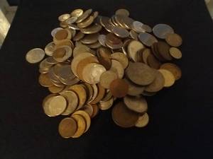 lot 50 image: 2 Pound Lot of Foreign Coins