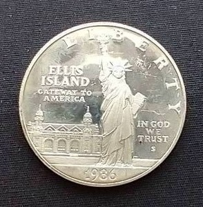 lot 76 image: 1986-S 90% Silver Statue of Liberty Dollar