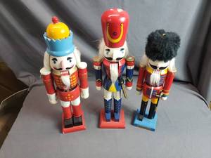 3 Nutcrackers