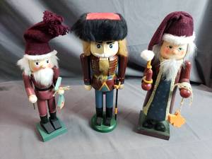 3 Nutcrackers
