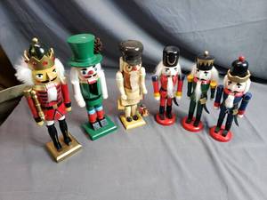 6 Nutcrackers
