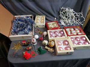 Christmas Tree Bulbs and Ornaments