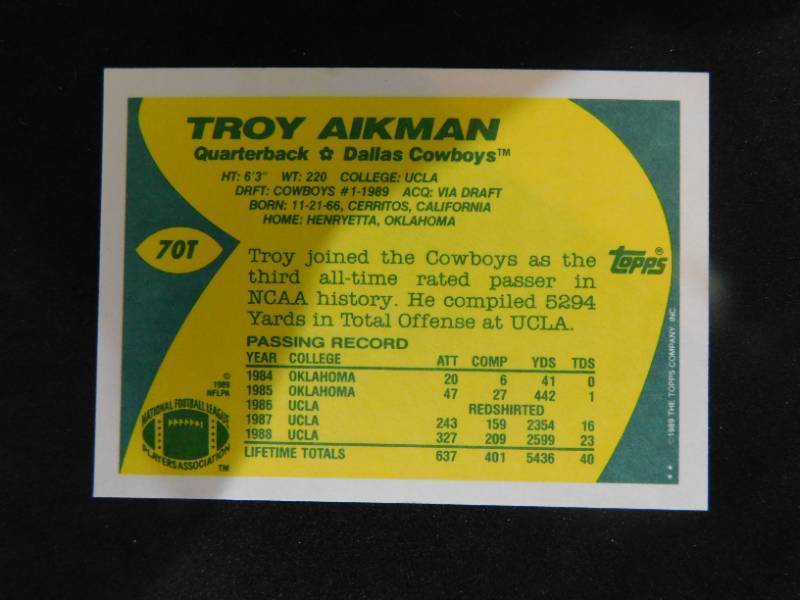 lot 78 image: 1989 Topps Traded Troy Aikman Rookie Card #70T HOFer LK