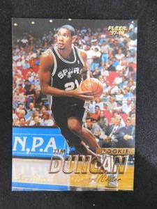 lot 22 image: 199798 Fleer Tim Duncan Rookie Card #201