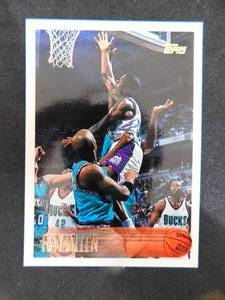 lot 26 image: 1996-97 Topps Ray Allen Rookie Card #217