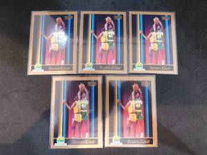 lot 43 image: (5) 1990-91 Skybox Shawn Kemp Rookie Card Lot #268