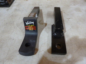 lot 48 image: 2 Ball Mounts