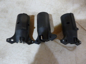 lot 58 image: 3 Adapters 7 Pin to 4 Pin
