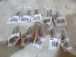 lot 68 image: 10 Hitch Pin Kits
