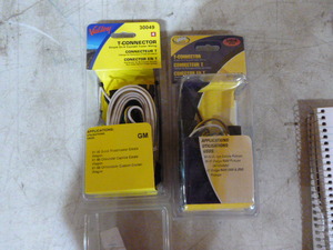 lot 72 image: 2 Valley T-Connectors