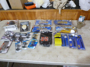 lot 78 image: Automotive Accessories