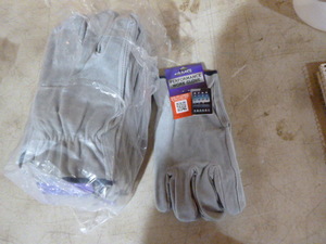 lot 155 image: 1 Dozen Pair of AMG Performance Work Gloves