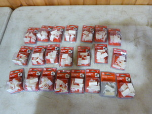 lot 185 image: 22 Packs of Gardner Bender Adjustable Kwik Klips