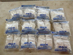 lot 256 image: 1 Dozen Packs of Gildan Girls Sports Socks