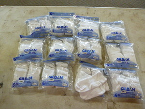 lot 257 image: 1 Dozen Packs of Gildan Girls Sports Socks