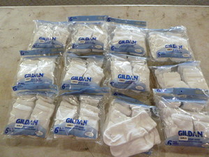 lot 260 image: 1 Dozen Packs of Gildan Girls Sports Socks
