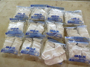 lot 263 image: 1 Dozen Packs of Gildan Girls Sports Socks