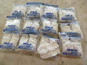 lot 264 image: 1 Dozen Packs of Gildan Girls Sports Socks