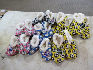 lot 273 image: 8 Pair of Slippers