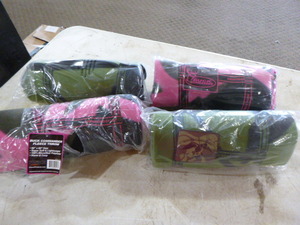 lot 274 image: 4 Buck & Duck Commander Fleece Throws