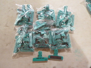 lot 281 image: 6 Bags of Magnetic Bag Clips